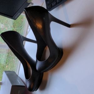 Vince Camuto darling stilettos 8.5